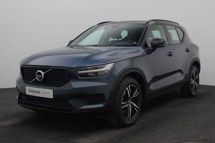 2022 XC40