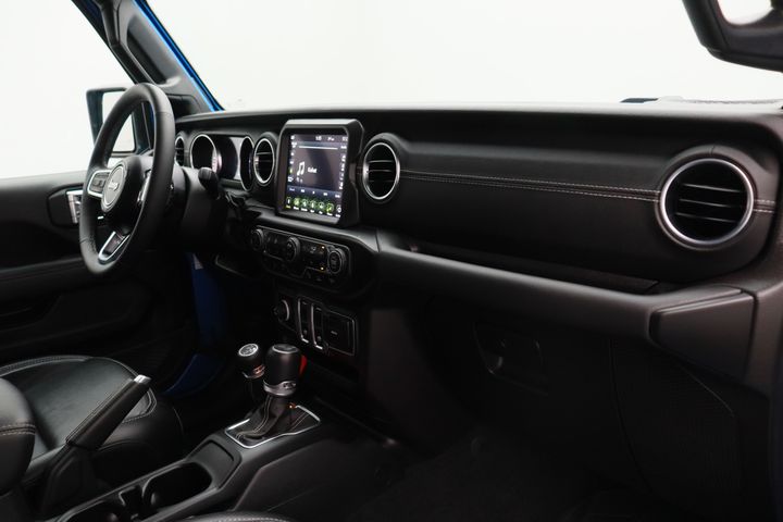 Used Car Image 8