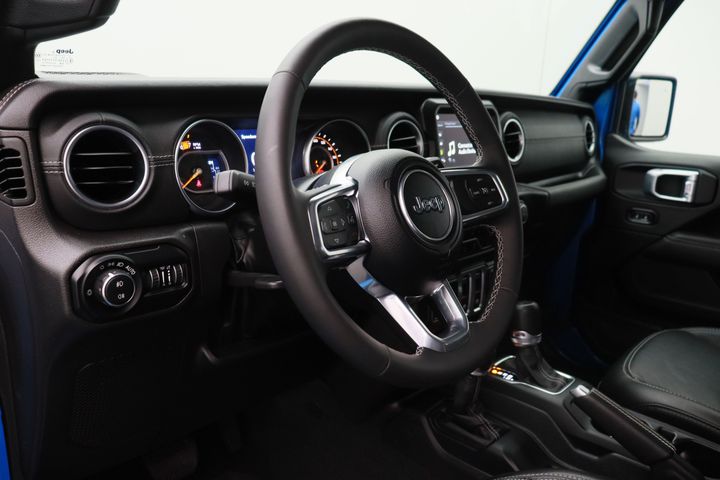 Used Car Image 4