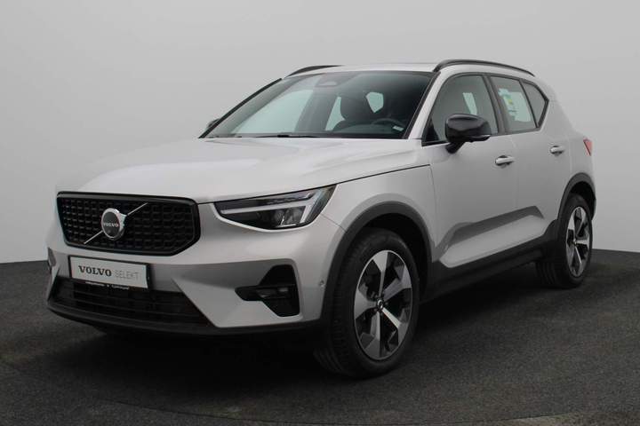 2023 XC40