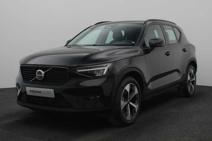 2023 XC40