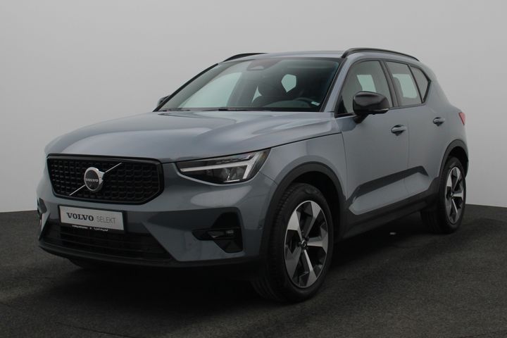 2023 XC40