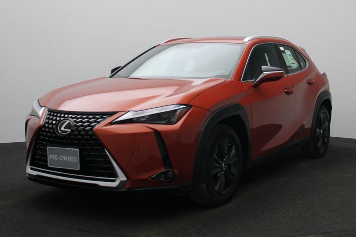 2023 UX200