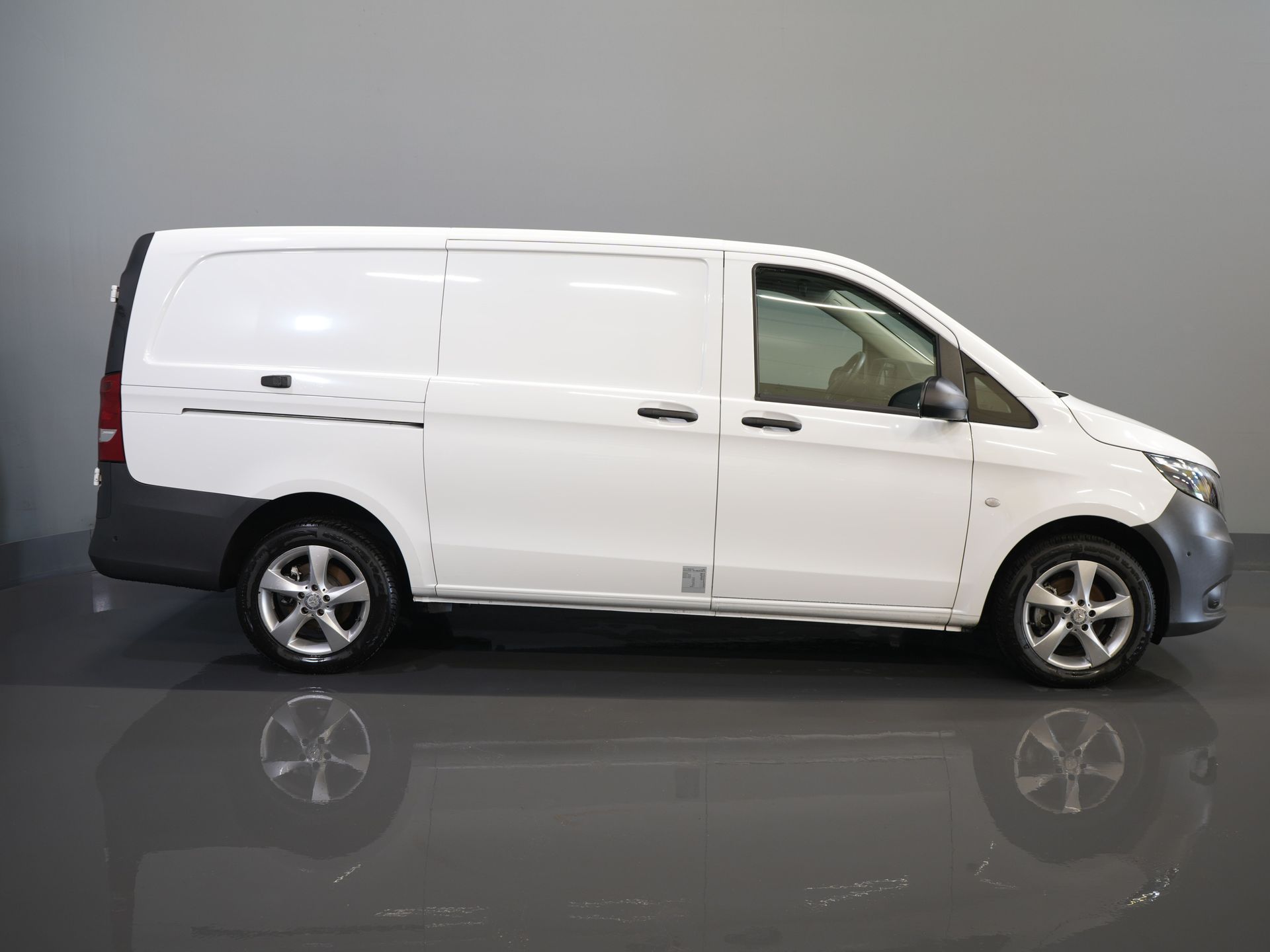 Mercedes-Benz Vito Van 114 CDI L2 BPM FREE! 270gr. Türen/ Sitzheizung/ Navi/ Carplay/ PDC/ Cruise/ Airco