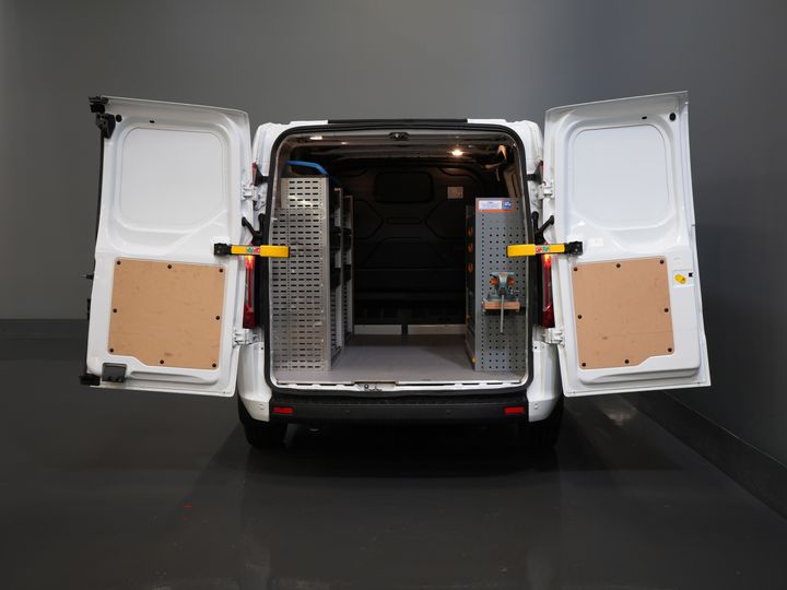 Ford Transit Custom Bestelbus 340 130 pk PHEV Trend BPM VRIJ! Plug-In/ Inrichting/ Carplay/ Stoelverw./ Cruise/ Camera/ PDC/ Airco