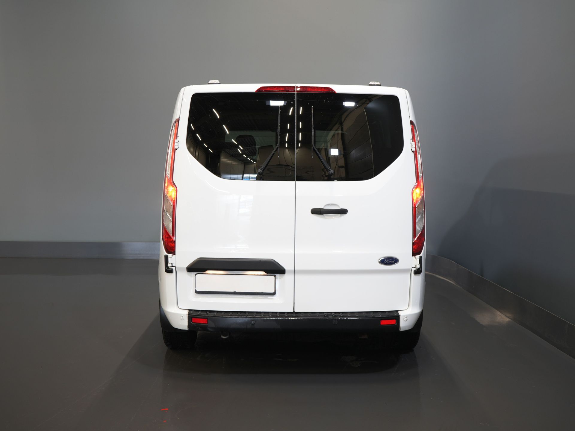 Ford Transit Custom Passenger Tourneo 2.0 TDCI €31,997.- z VAT/BPM Trend Combi/ Kombi/ 9 osobowy/ 9 P/ Cruise/ PDC/ Airco