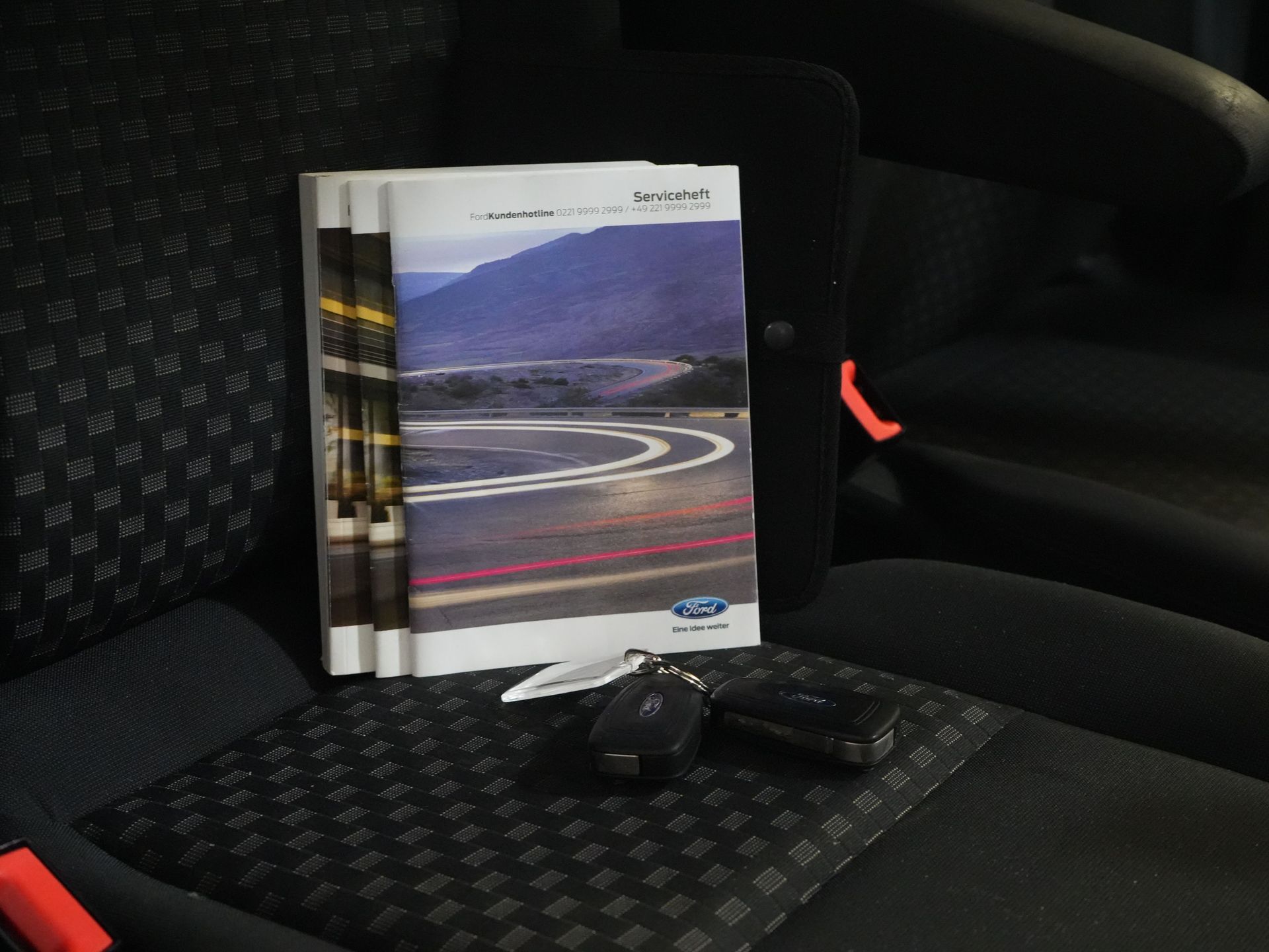 Ford Transit Custom Passenger Tourneo 2.0 TDCI €31,997.- z VAT/BPM Trend Combi/ Kombi/ 9 osobowy/ 9 P/ Cruise/ PDC/ Airco