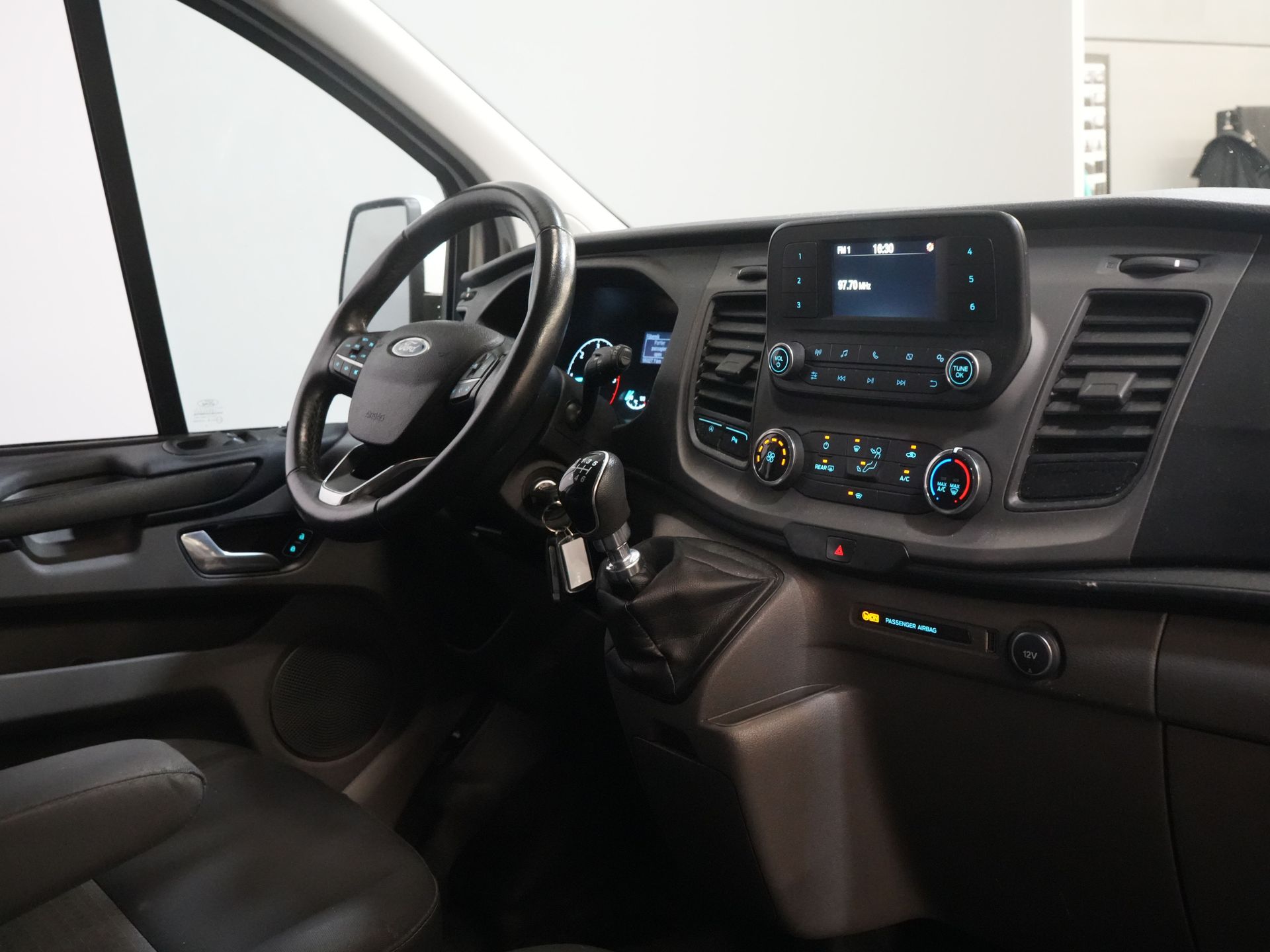 Ford Transit Custom Passenger Tourneo 2.0 TDCI €31,997.- z VAT/BPM Trend Combi/ Kombi/ 9 osobowy/ 9 P/ Cruise/ PDC/ Airco