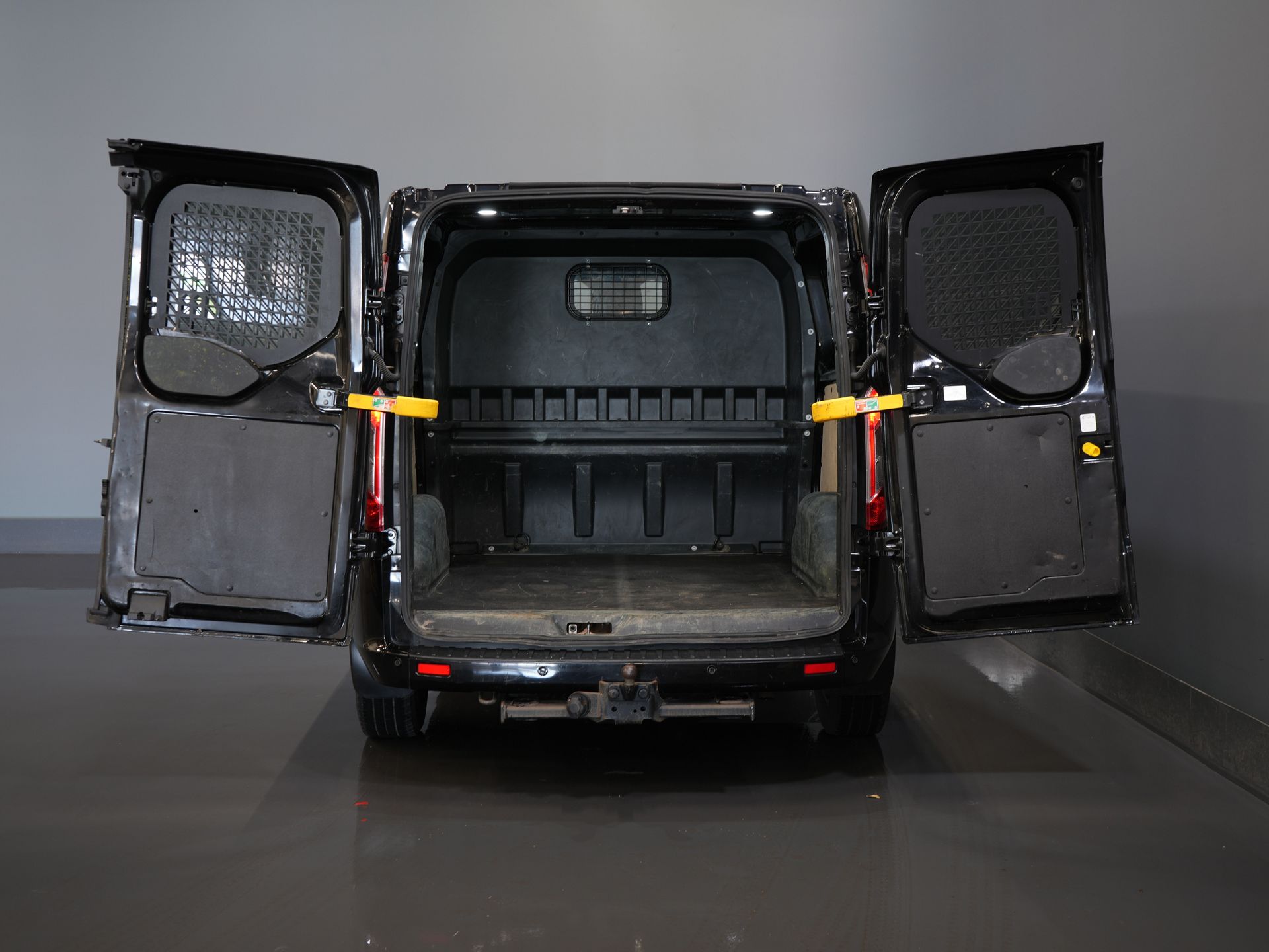 Ford Transit Custom Van 2.0 TDCI 170 cv Aut. L2 Limited DC Doppia Cabina EXPORT SOLO Cintura V.V/ Adapt.Cruise/ Bi-Xenon/ Pelle/ 2xPorte scorrevoli/ Elek.Seat/ 