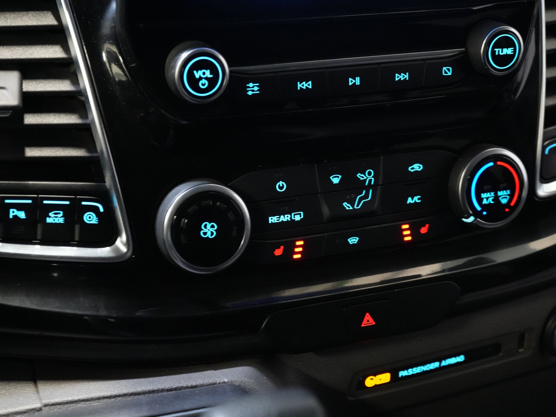 Ford Transit Custom Van 2.0 TDCI 170 cv Aut. L2 Limited DC Doppia Cabina EXPORT SOLO Cintura V.V/ Adapt.Cruise/ Bi-Xenon/ Pelle/ 2xPorte scorrevoli/ Elek.Seat/ 