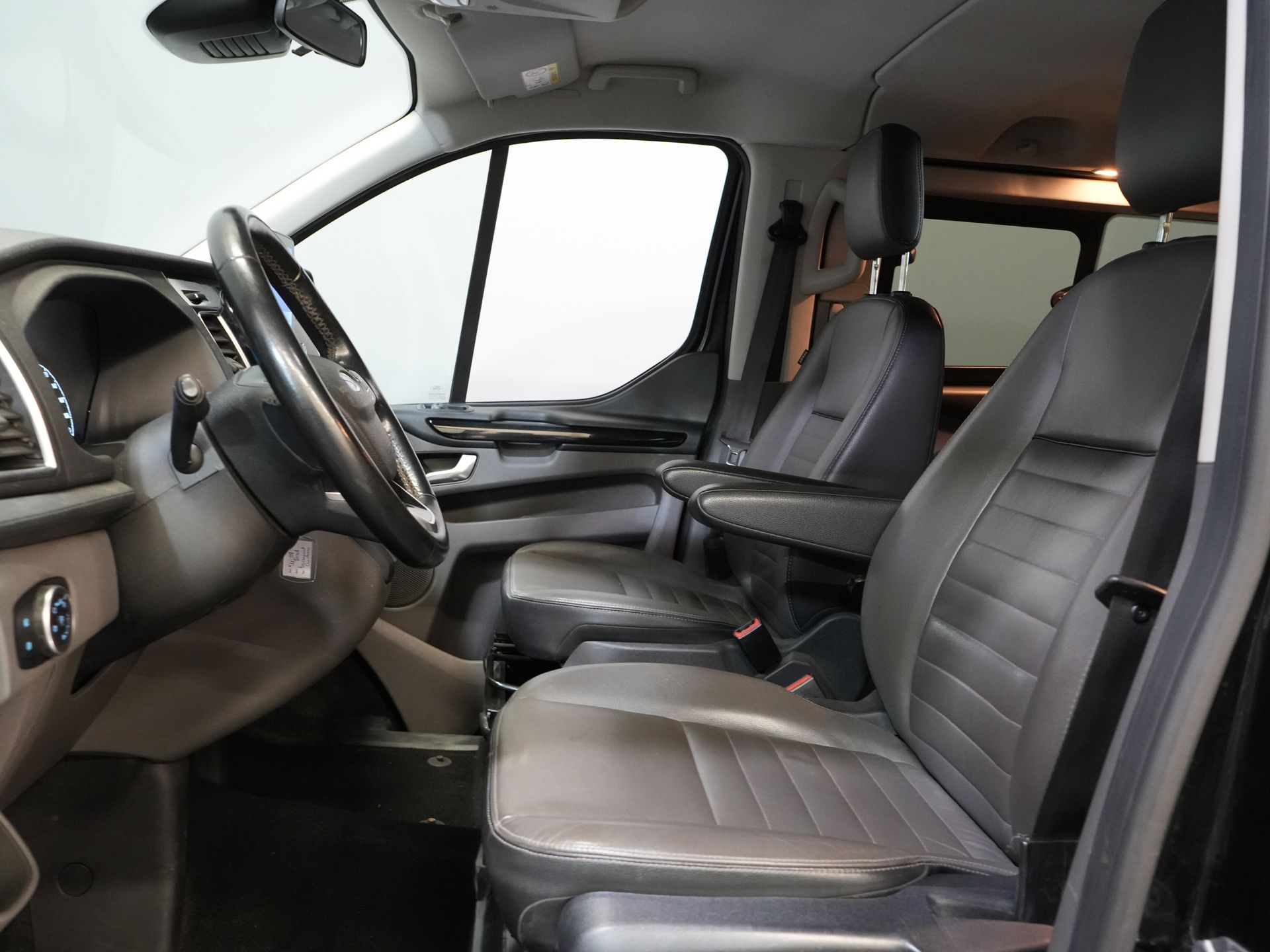 Ford Transit Custom Van 2.0 TDCI 170 cv Aut. L2 Limited DC Doppia Cabina EXPORT SOLO Cintura V.V/ Adapt.Cruise/ Bi-Xenon/ Pelle/ 2xPorte scorrevoli/ Elek.Seat/ 