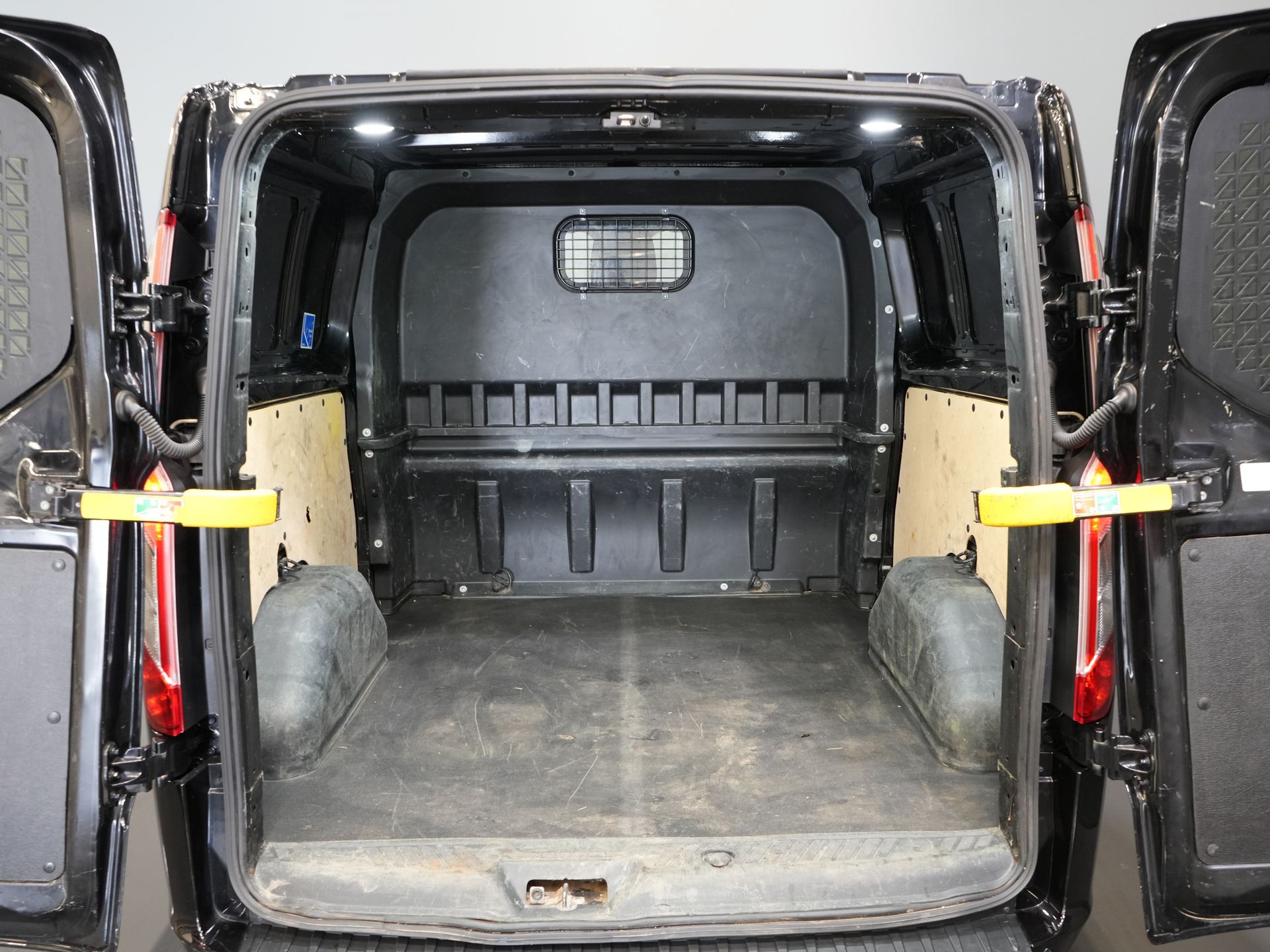 Ford Transit Custom Van 2.0 TDCI 170 cv Aut. L2 Limited DC Doppia Cabina EXPORT SOLO Cintura V.V/ Adapt.Cruise/ Bi-Xenon/ Pelle/ 2xPorte scorrevoli/ Elek.Seat/ 