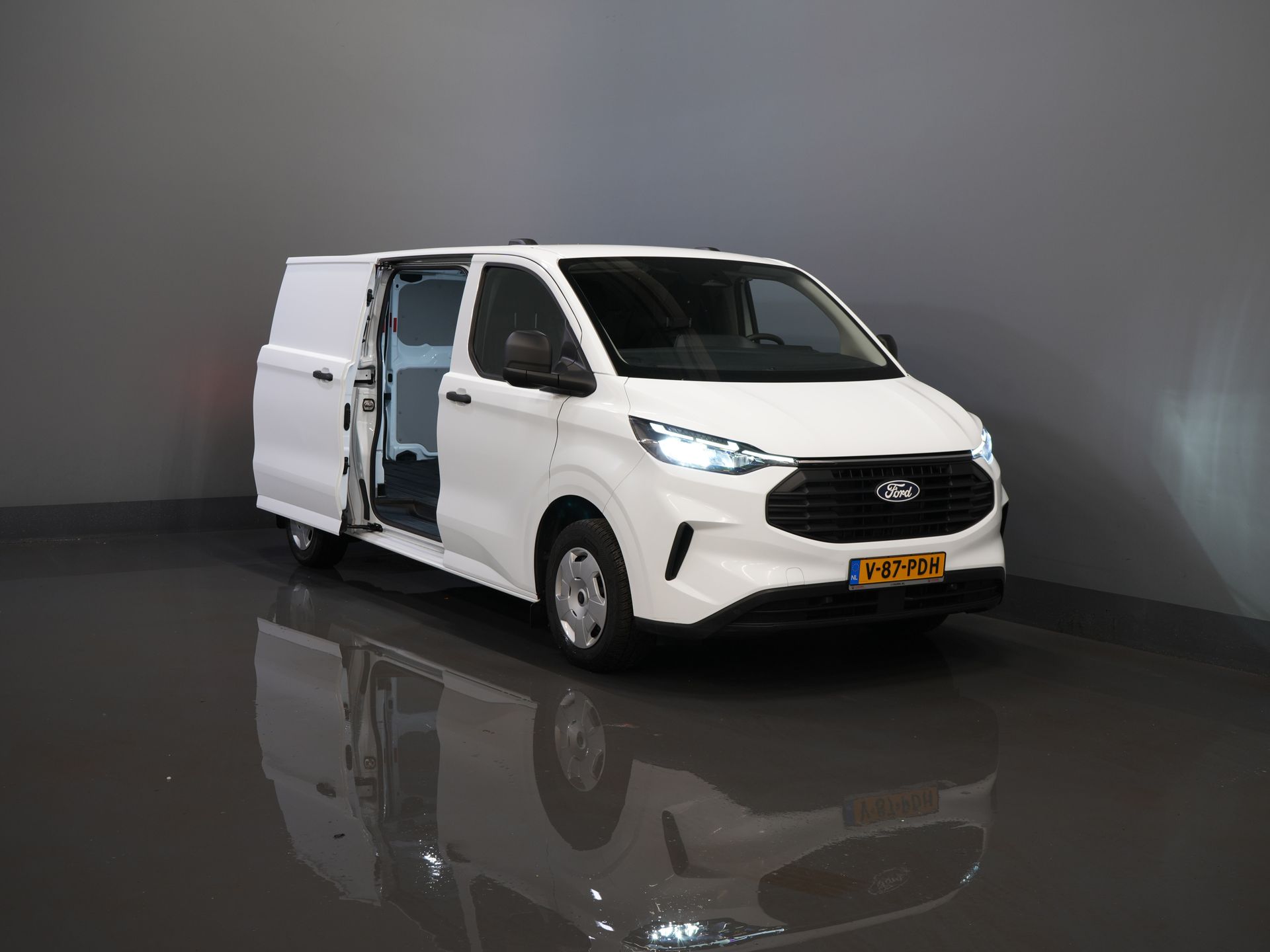 Ford Transit Custom Van 2.0 TDCI 136 к.с. L2 Trend LED/ Carplay/ Камера/ Клімат/ PDC/ Круїз