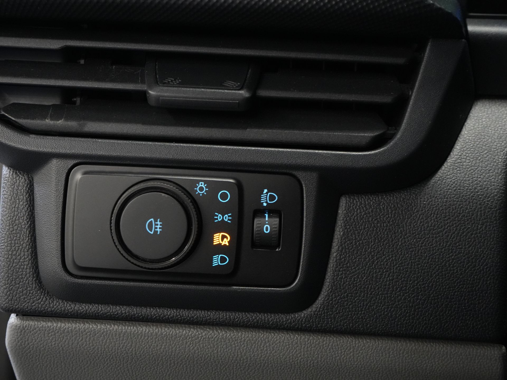 Ford Transit Custom Van 2.0 TDCI 136 к.с. L2 Trend LED/ Carplay/ Камера/ Клімат/ PDC/ Круїз