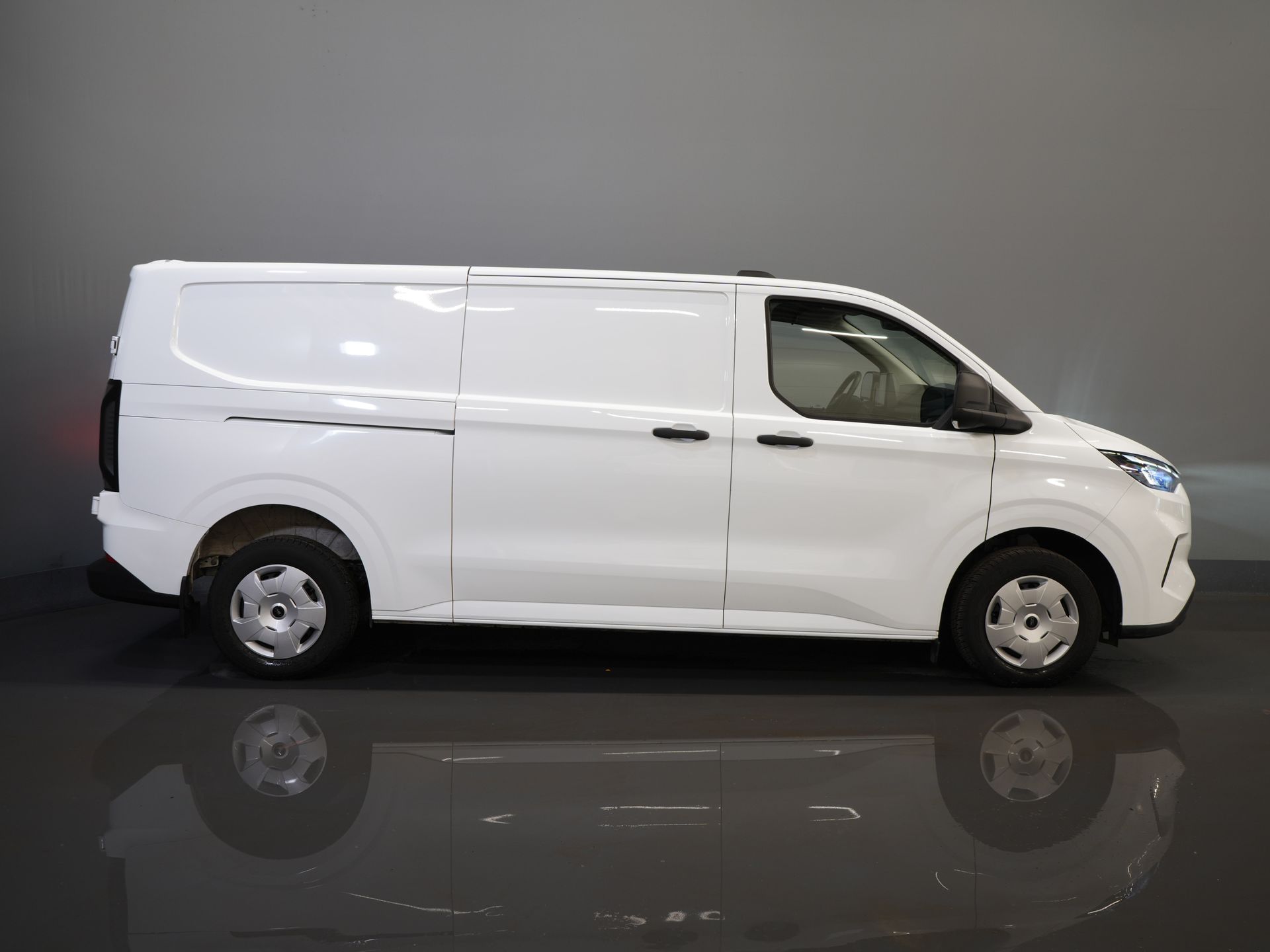 Ford Transit Custom Van 2.0 TDCI 136 к.с. L2 Trend LED/ Carplay/ Камера/ Клімат/ PDC/ Круїз