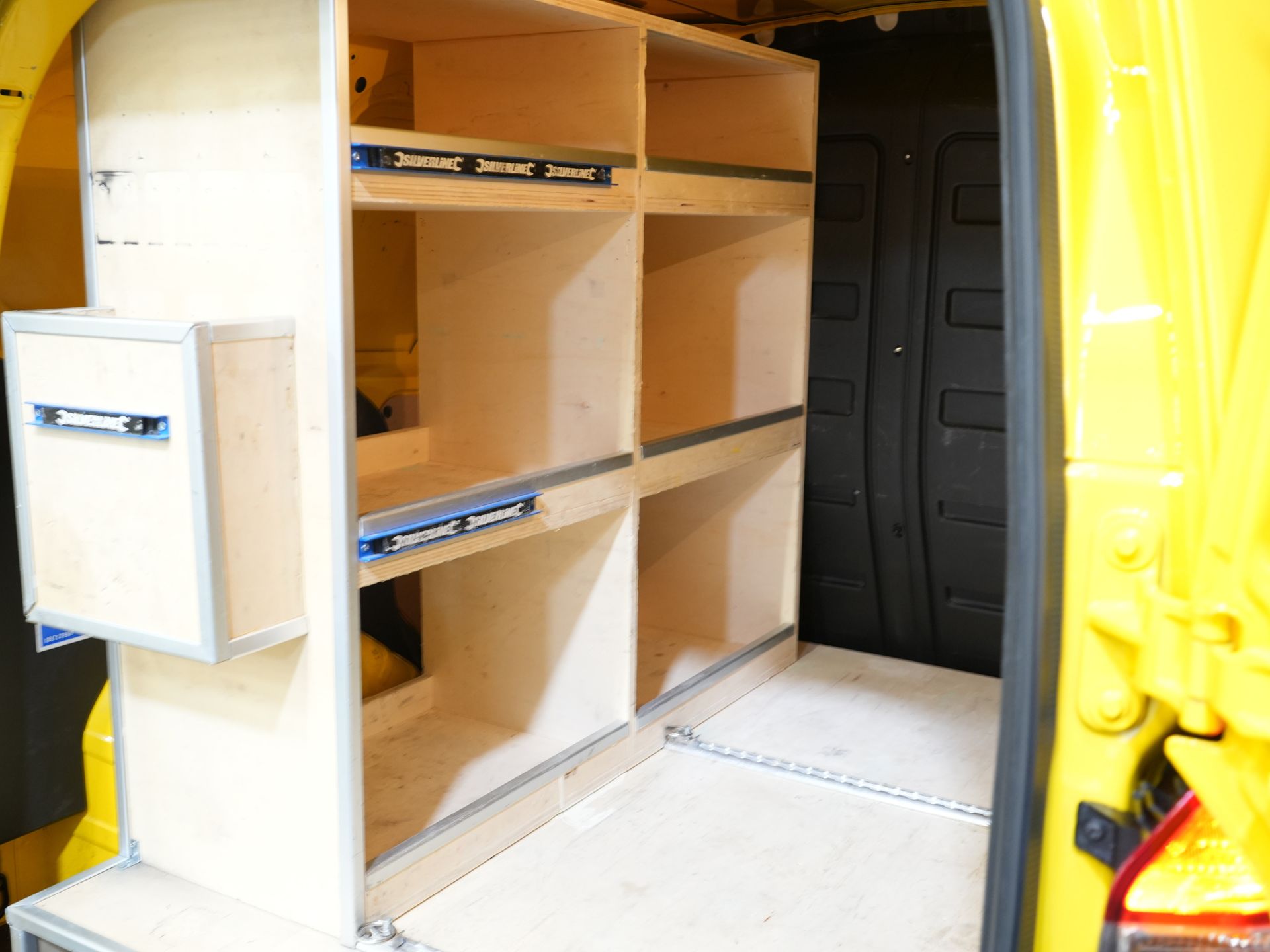 Ford Transit Courier Bestelbus 1.5 TDCI BPM VRIJ! Euro6/ NL Auto/ Dealer Ond./ Airco/ Trekhaak