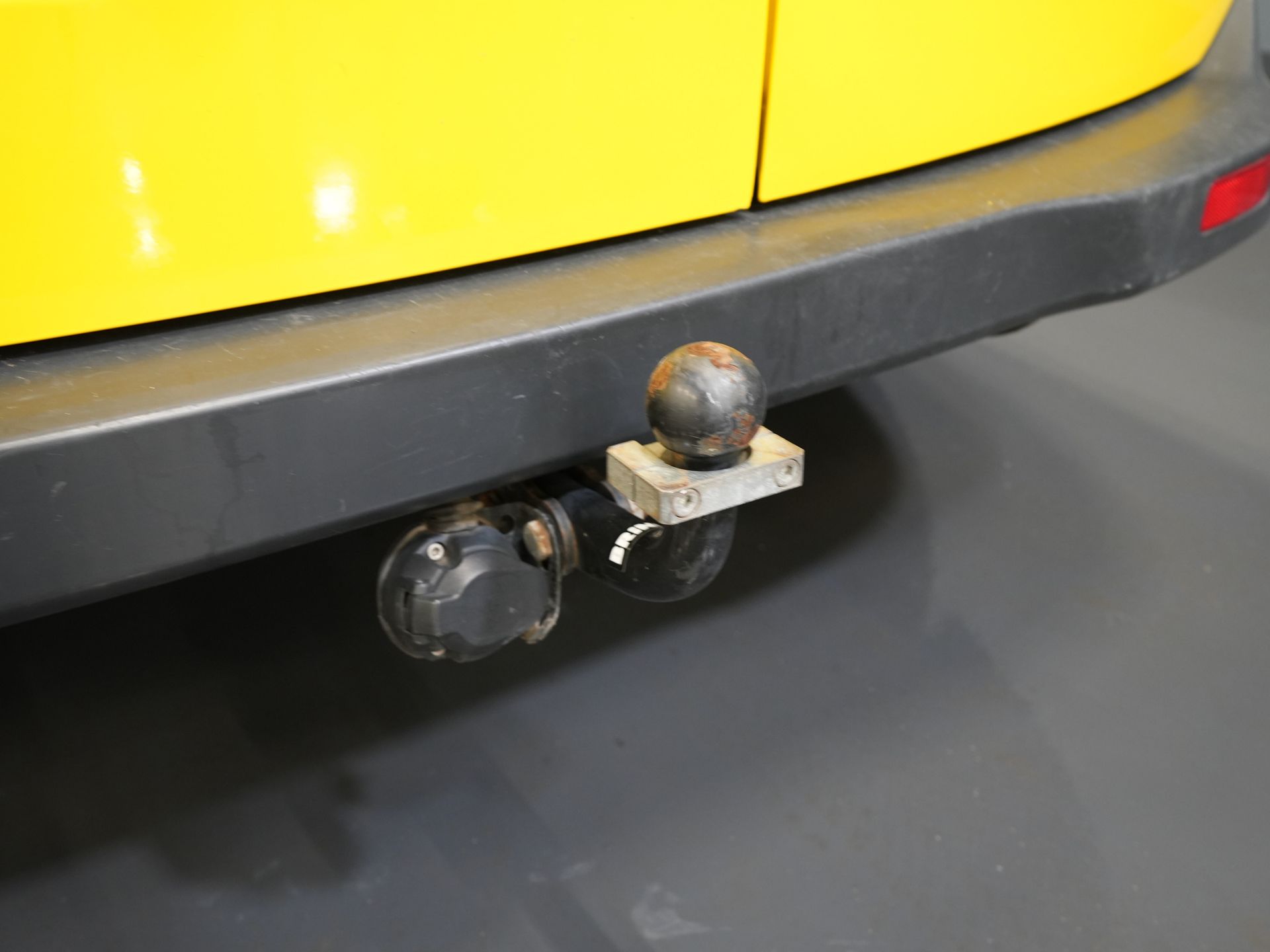 Ford Transit Courier Bestelbus 1.5 TDCI BPM VRIJ! Euro6/ NL Auto/ Dealer Ond./ Airco/ Trekhaak