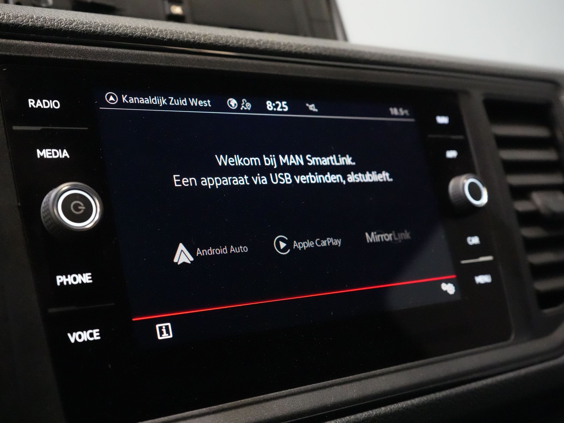 MAN TGE Van 35 2.0 180 hp DSG Aut. L3H3 BPM FREE! Roof rack+Ladder/ Carplay/ Gev.stoel/ Interior/ Camera/ PDC/ Cruise/ Towing hook/ Airco