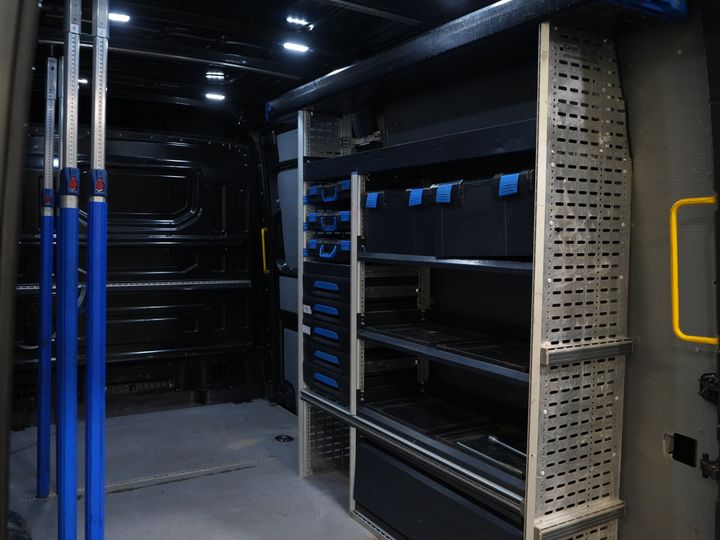 MAN TGE Van 35 2.0 180 hp DSG Aut. L3H3 BPM FREE! Roof rack+Ladder/ Carplay/ Gev.stoel/ Interior/ Camera/ PDC/ Cruise/ Towing hook/ Airco