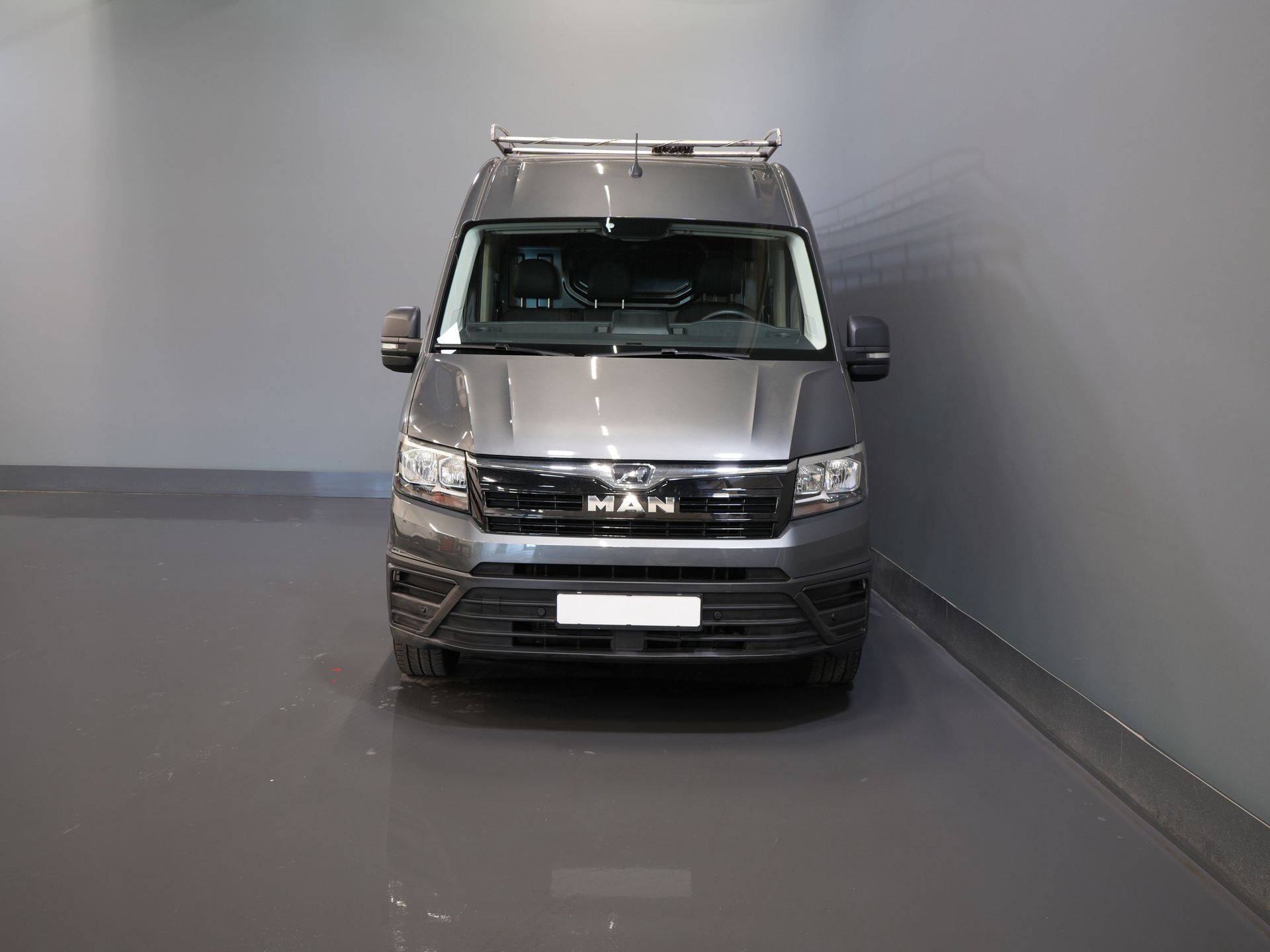 MAN TGE Van 35 2.0 180 hp DSG Aut. L3H3 BPM FREE! Roof rack+Ladder/ Carplay/ Gev.stoel/ Interior/ Camera/ PDC/ Cruise/ Towing hook/ Airco