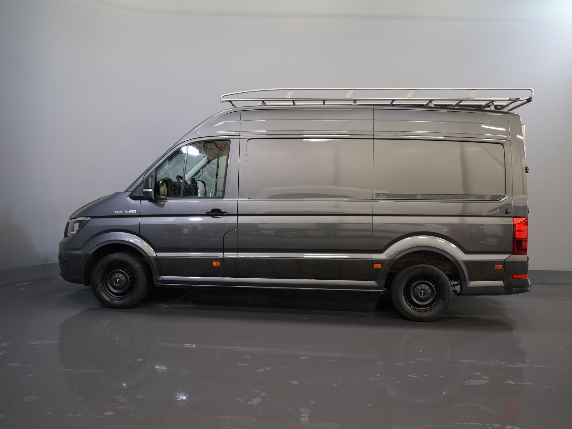 MAN TGE Van 35 2.0 180 hp DSG Aut. L3H3 BPM FREE! Roof rack+Ladder/ Carplay/ Gev.stoel/ Interior/ Camera/ PDC/ Cruise/ Towing hook/ Airco