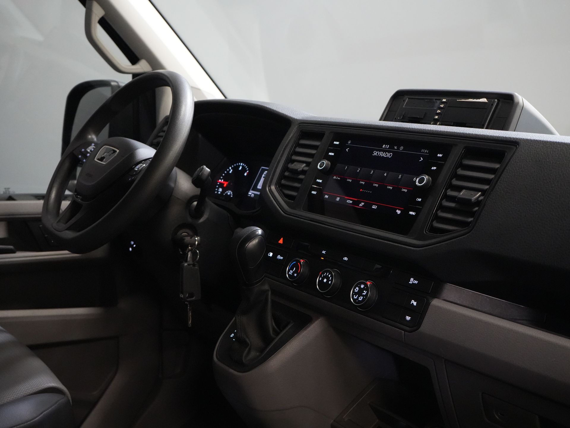 MAN TGE Van 35 2.0 180 hp DSG Aut. L3H3 BPM FREE! Roof rack+Ladder/ Carplay/ Gev.stoel/ Interior/ Camera/ PDC/ Cruise/ Towing hook/ Airco