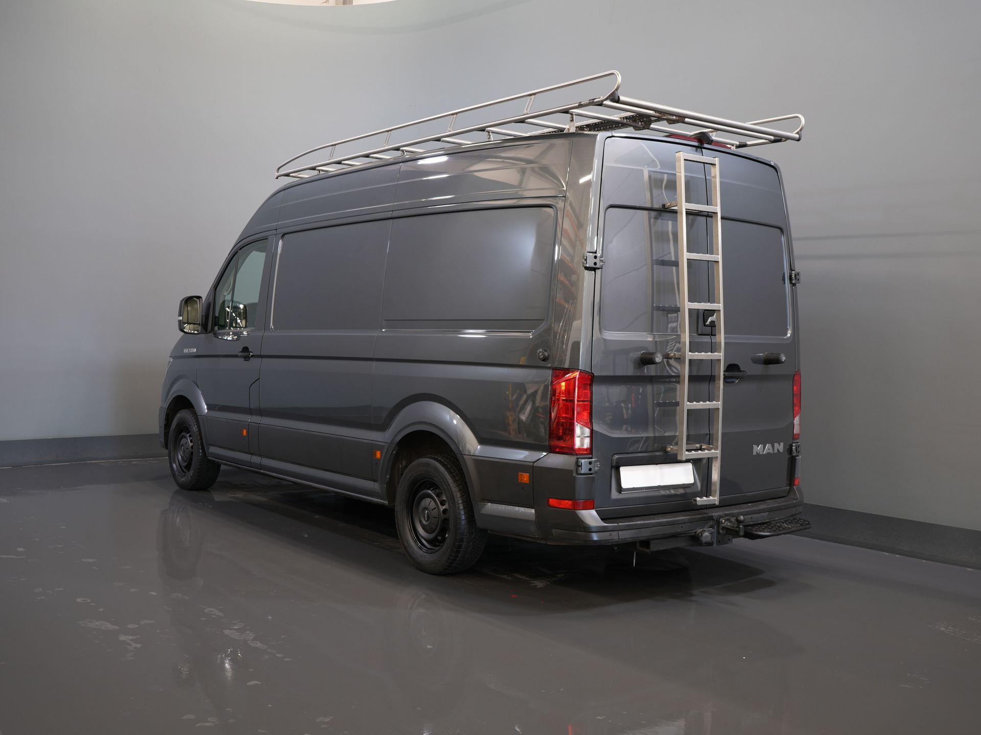 MAN TGE Van 35 2.0 180 hp DSG Aut. L3H3 BPM FREE! Roof rack+Ladder/ Carplay/ Gev.stoel/ Interior/ Camera/ PDC/ Cruise/ Towing hook/ Airco