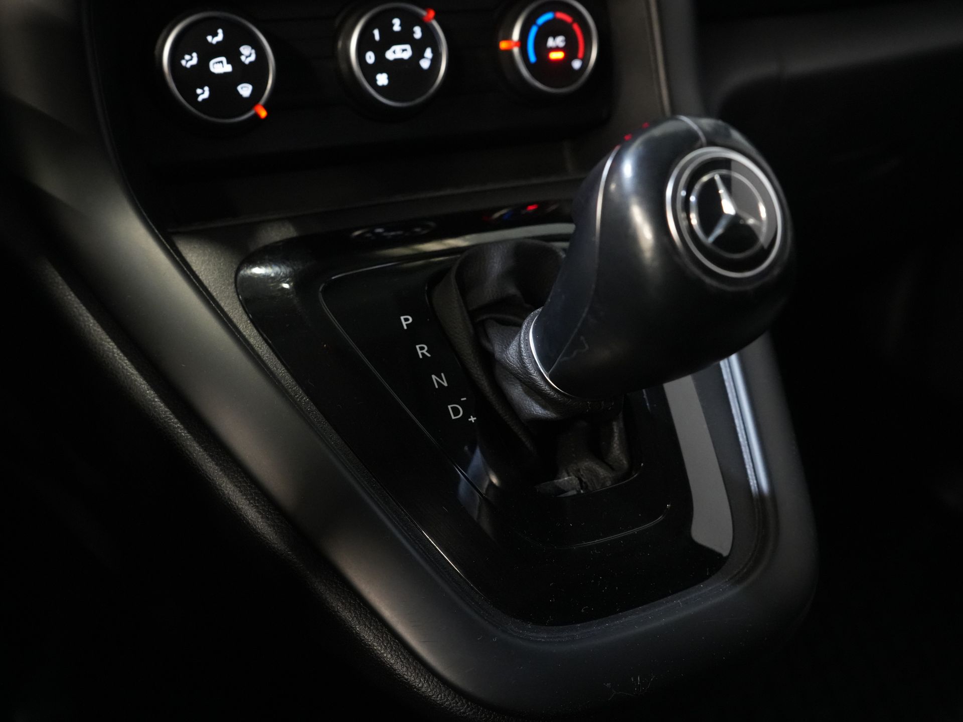 Mercedes-Benz Citan Lieferwagen 110 CDI Aut. LED/ Carplay/ Sitzheizung/ Klimaanlage/ Kamera/ 16