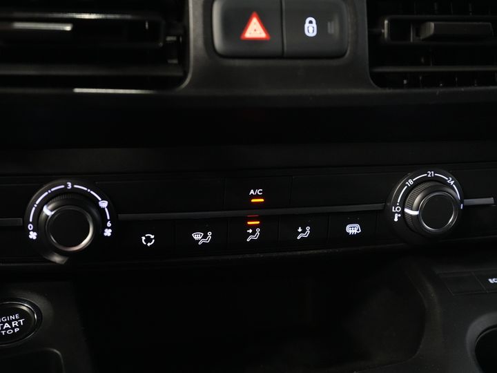 Opel Combo Van 1.5 CDTI 130 hp Aut. L2 BPM FREE! NL Auto/ Navi/ Keyless/ Carplay/ PDC/ Cruise/ Airco/ Anhängerkupplung