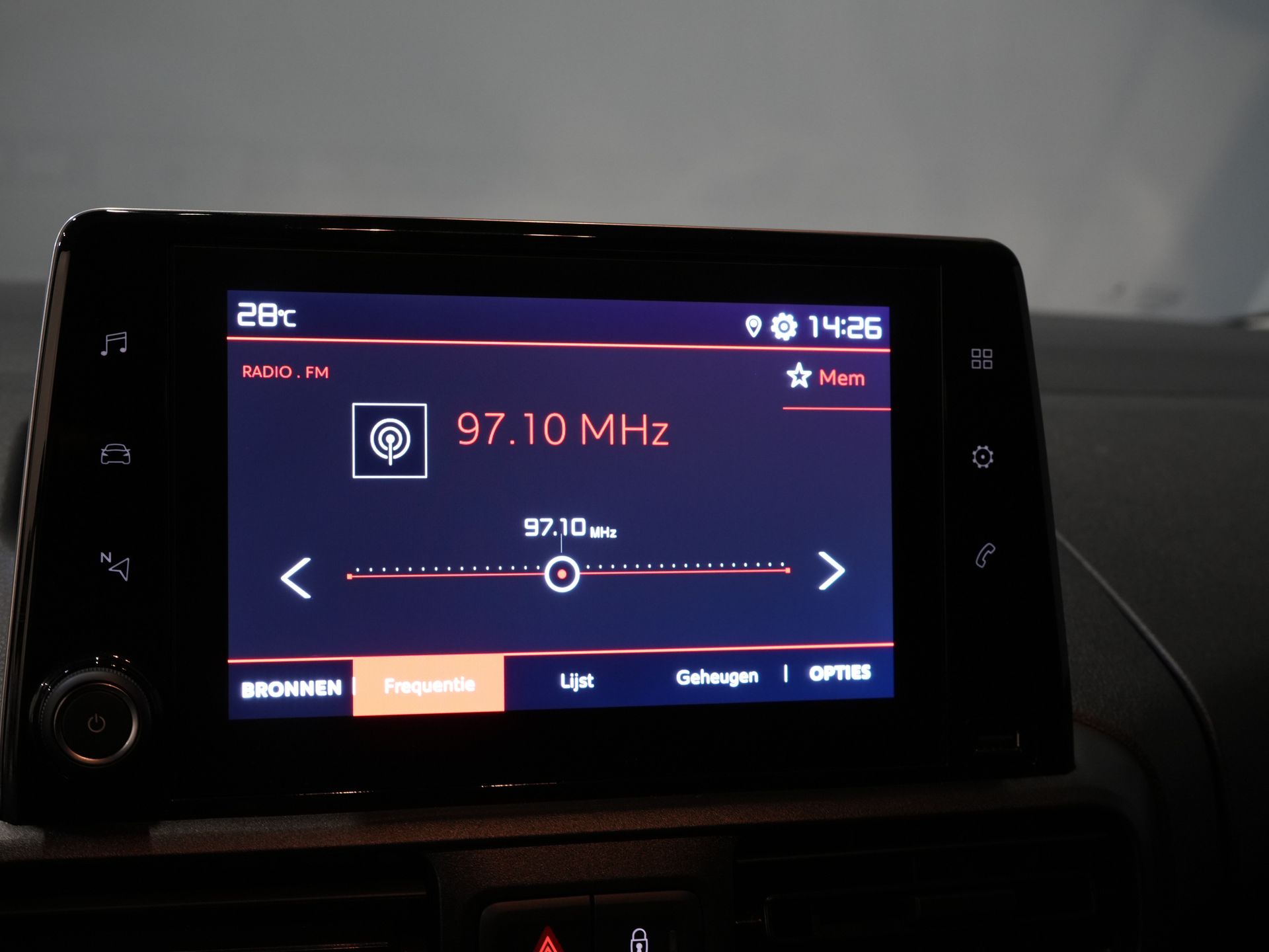 Citroën Berlingo Furgón 1.5 HDi 130 cv Aut. L2 3 Pers./ Carplay/ Climatización/ Cámara/ Calef. de pie/ Calef. asiento/ Gancho remolque/ LMV/ H.O. Concesionario.