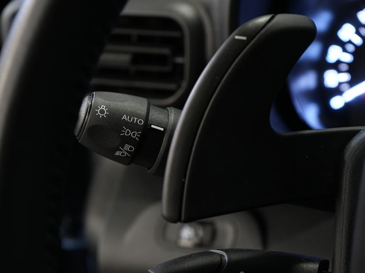 Citroën Berlingo Furgón 1.5 HDi 130 cv Aut. L2 3 Pers./ Carplay/ Climatización/ Cámara/ Calef. de pie/ Calef. asiento/ Gancho remolque/ LMV/ H.O. Concesionario.