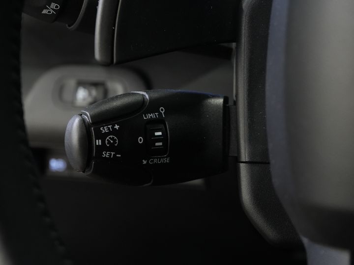 Citroën Berlingo Furgón 1.5 HDi 130 cv Aut. L2 3 Pers./ Carplay/ Climatización/ Cámara/ Calef. de pie/ Calef. asiento/ Gancho remolque/ LMV/ H.O. Concesionario.