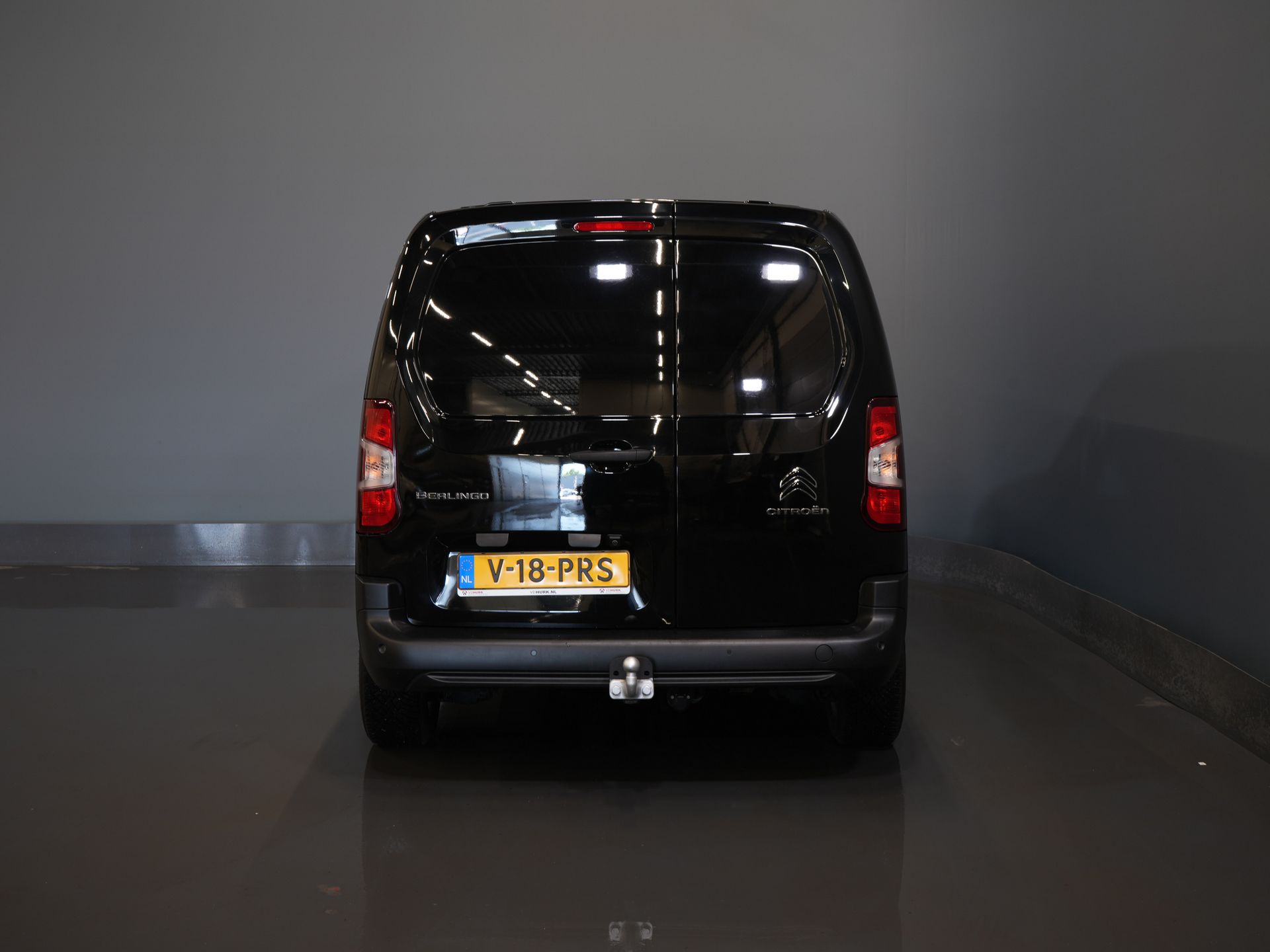 Citroën Berlingo Furgón 1.5 HDi 130 cv Aut. L2 3 Pers./ Carplay/ Climatización/ Cámara/ Calef. de pie/ Calef. asiento/ Gancho remolque/ LMV/ H.O. Concesionario.