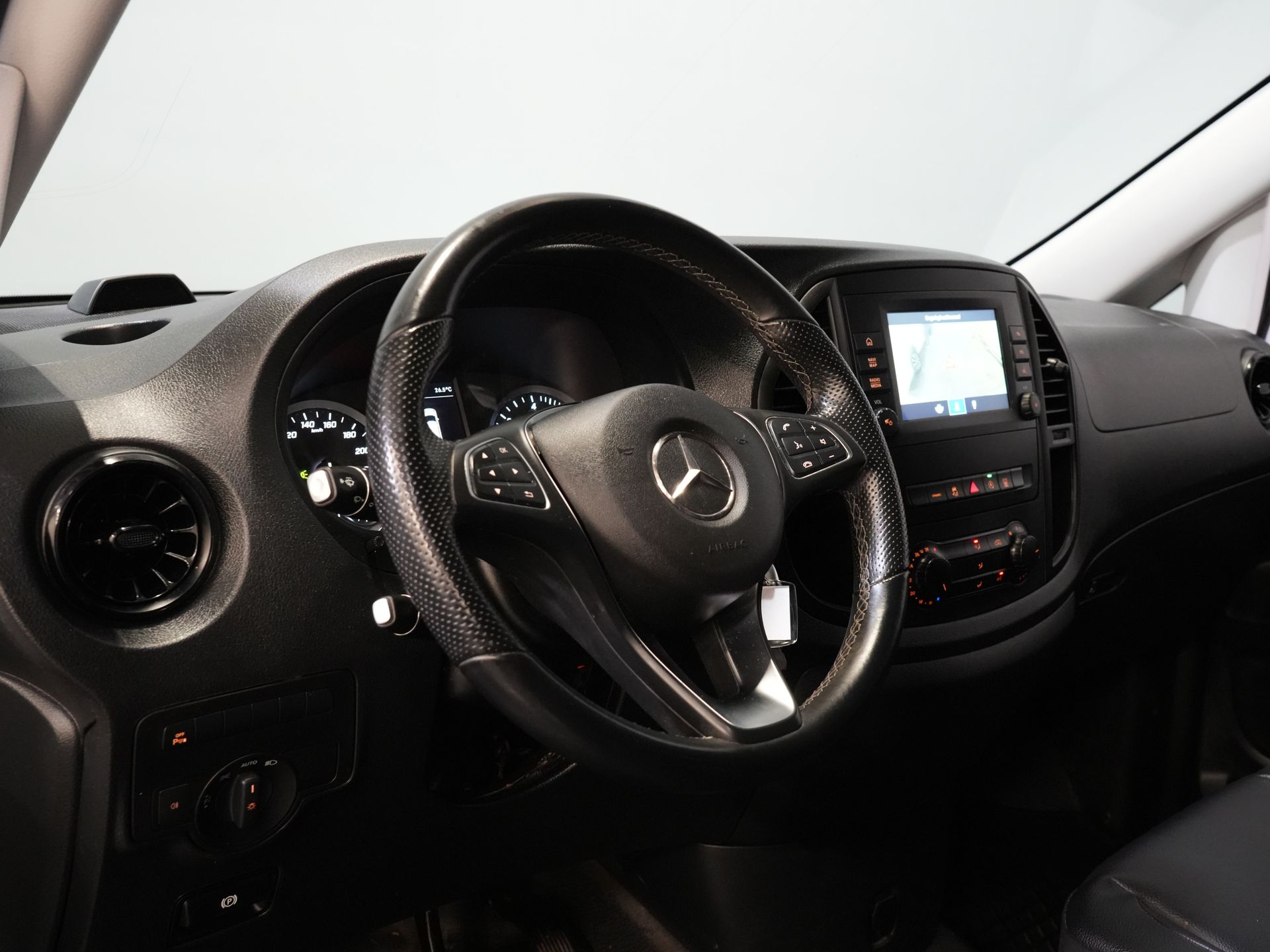 Mercedes-Benz Vito Van 119 CDI Aut. XL L3 LED/ Stand heater/ Seatverw./ Carplay/ Camera/ Towing hook/ PDC/ Cruise