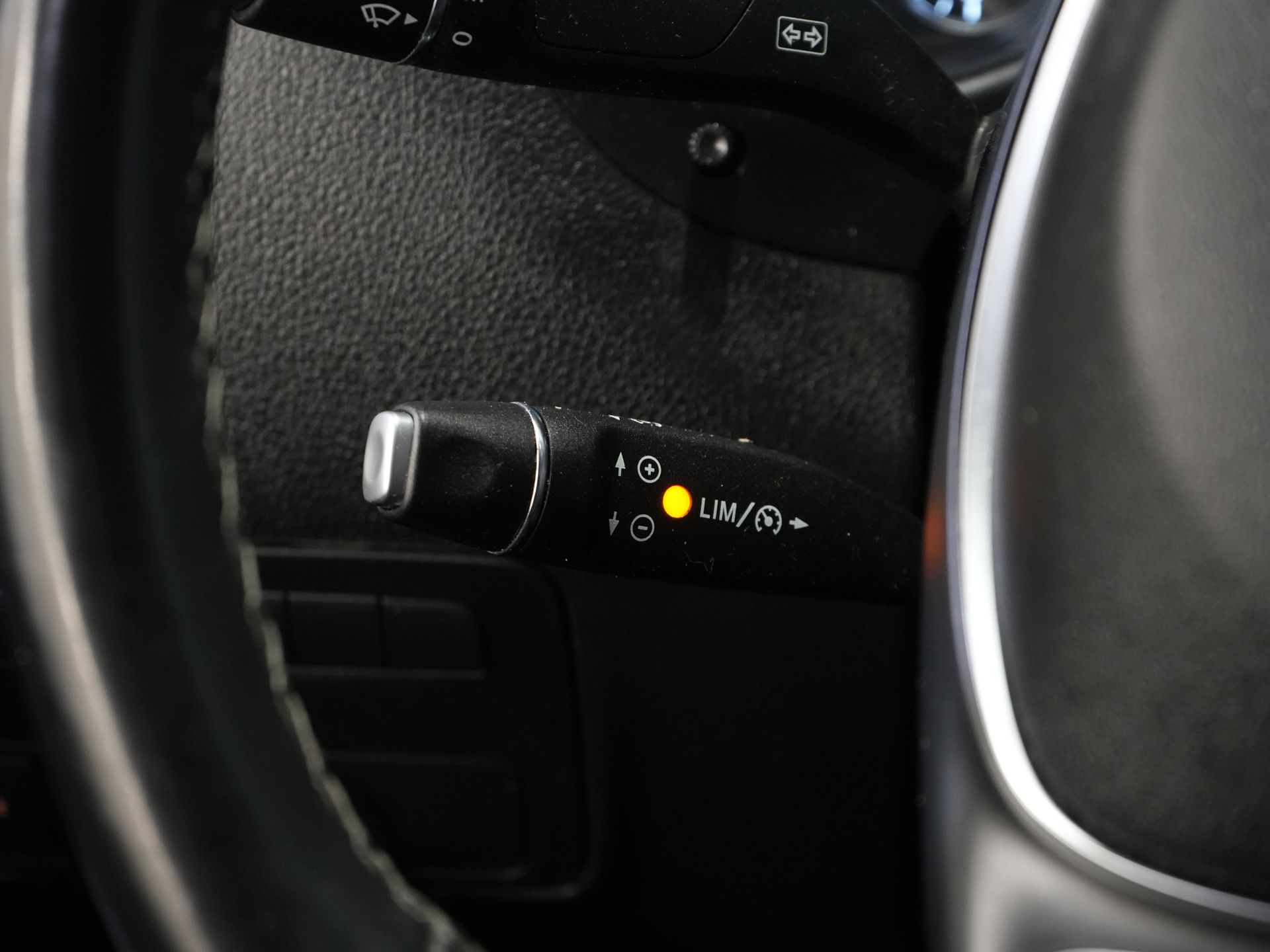 Mercedes-Benz Vito Van 119 CDI Aut. XL L3 LED/ Stand heater/ Seatverw./ Carplay/ Camera/ Towing hook/ PDC/ Cruise