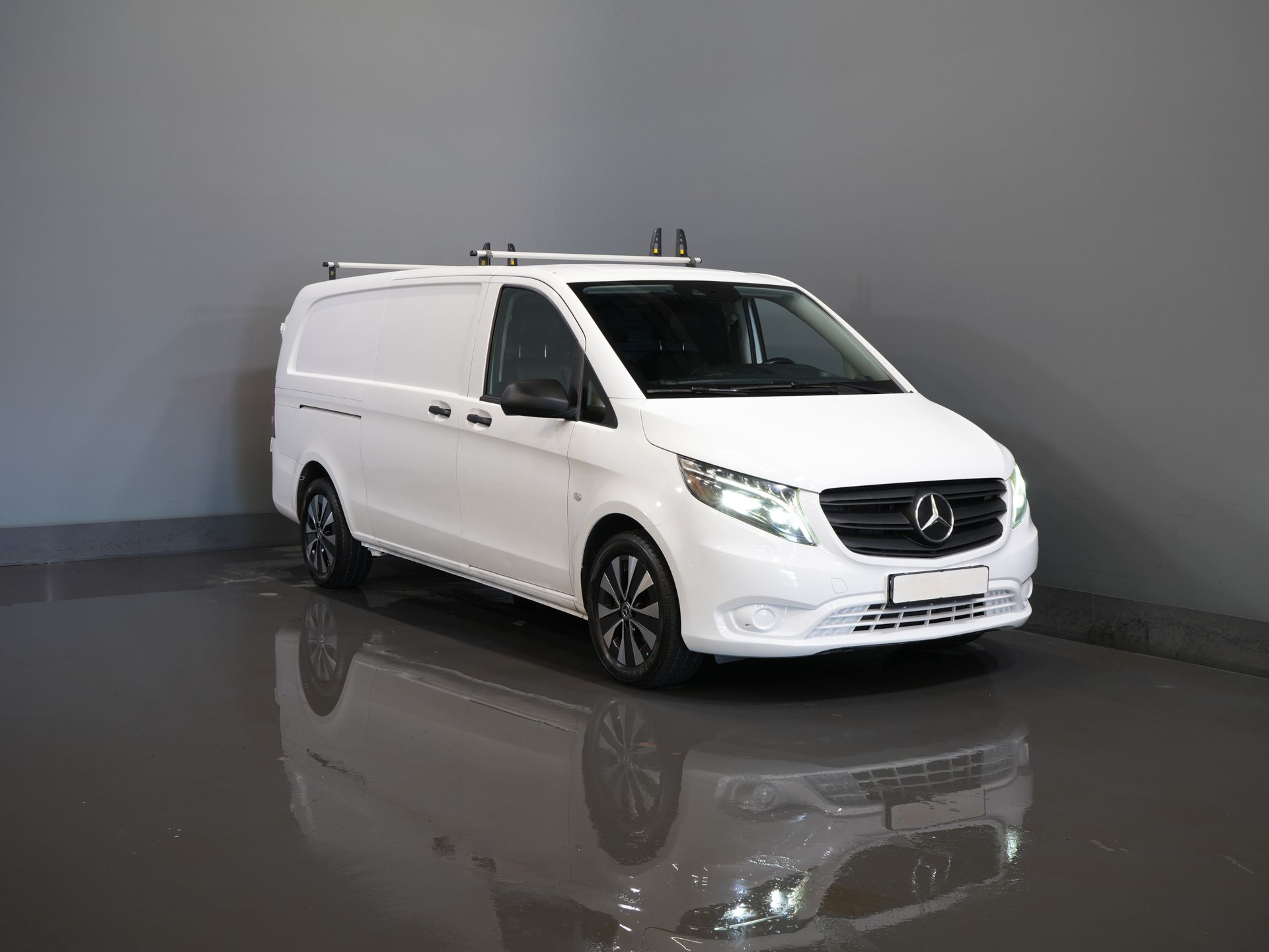 Mercedes-Benz Vito Van 119 CDI Aut. XL L3 LED/ Stand heater/ Seatverw./ Carplay/ Camera/ Towing hook/ PDC/ Cruise