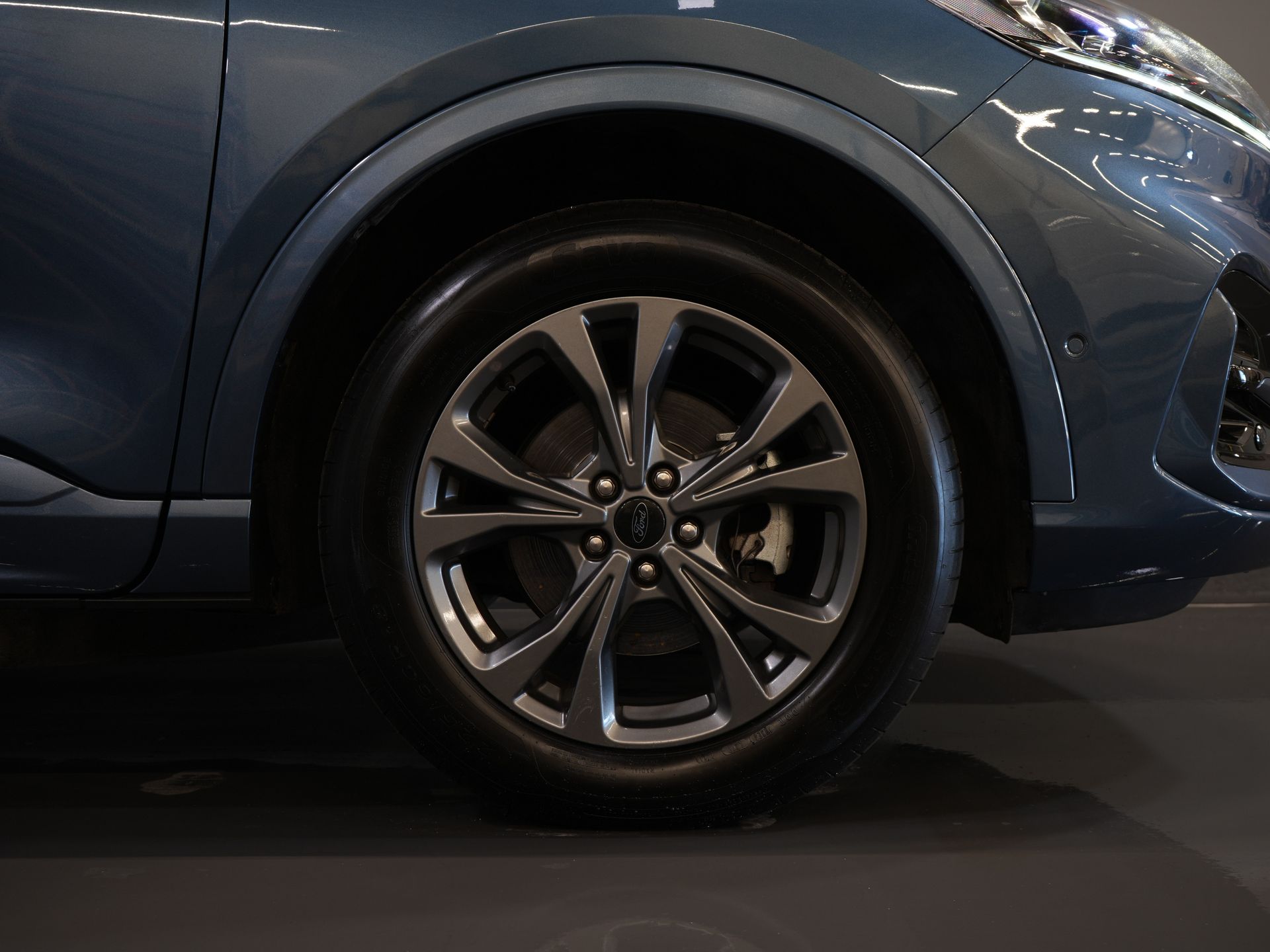 Ford Kuga SUV 2.5 PHEV 225 к.с. ST-Line LED/ Head-Up/ Adapt.cruise/ Підігрів підставки/ Keyless/ Elek.flap/ Stoelverwant/ Steeringverw./ Carplay/ Navi/ Clima