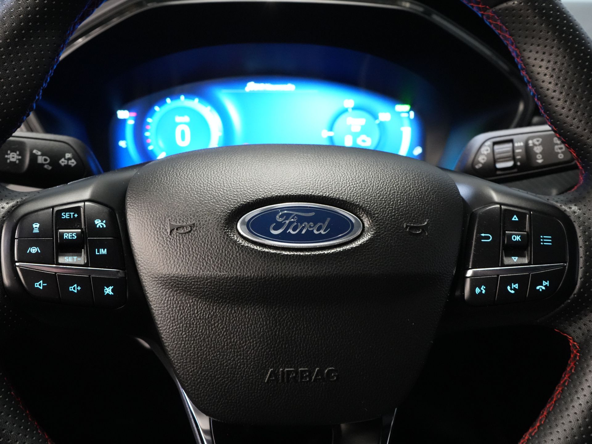 Ford Kuga SUV 2.5 PHEV 225 к.с. ST-Line LED/ Head-Up/ Adapt.cruise/ Підігрів підставки/ Keyless/ Elek.flap/ Stoelverwant/ Steeringverw./ Carplay/ Navi/ Clima