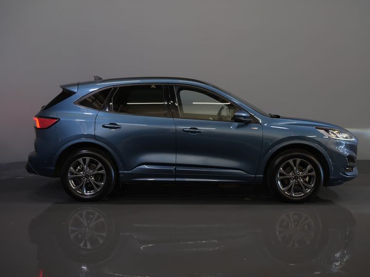 Ford Kuga SUV 2.5 PHEV 225 к.с. ST-Line LED/ Head-Up/ Adapt.cruise/ Підігрів підставки/ Keyless/ Elek.flap/ Stoelverwant/ Steeringverw./ Carplay/ Navi/ Clima