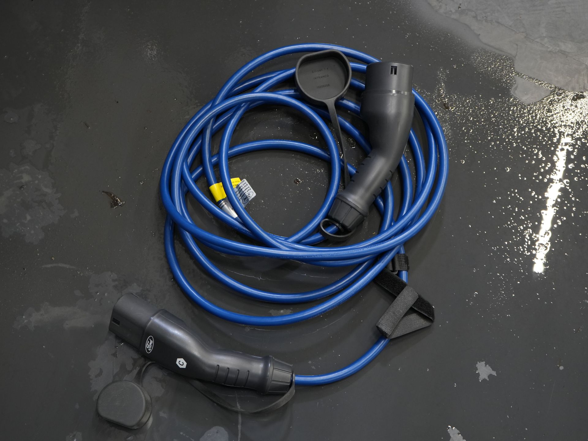 Ford Kuga SUV 2.5 PHEV 225 к.с. ST-Line LED/ Head-Up/ Adapt.cruise/ Підігрів підставки/ Keyless/ Elek.flap/ Stoelverwant/ Steeringverw./ Carplay/ Navi/ Clima