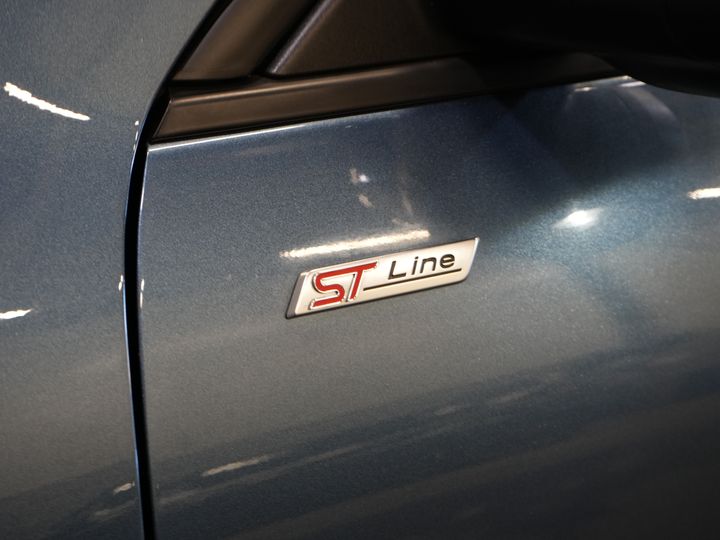 Ford Kuga SUV 2.5 PHEV 225 к.с. ST-Line LED/ Head-Up/ Adapt.cruise/ Підігрів підставки/ Keyless/ Elek.flap/ Stoelverwant/ Steeringverw./ Carplay/ Navi/ Clima