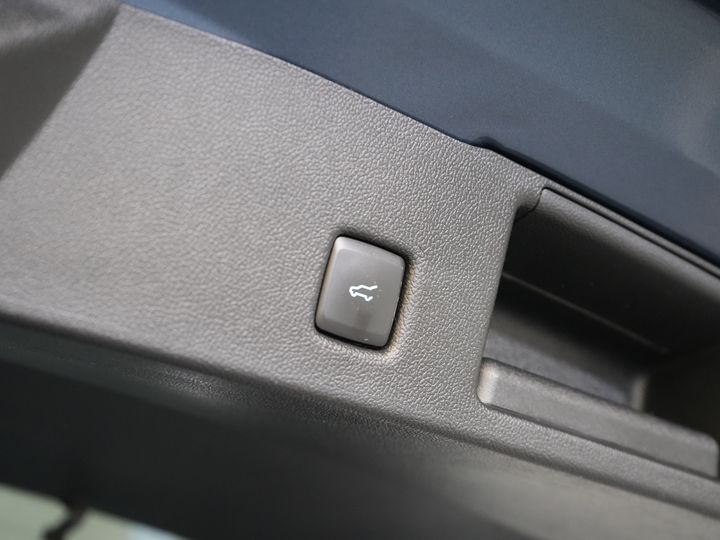 Ford Kuga SUV 2.5 PHEV 225 к.с. ST-Line LED/ Head-Up/ Adapt.cruise/ Підігрів підставки/ Keyless/ Elek.flap/ Stoelverwant/ Steeringverw./ Carplay/ Navi/ Clima