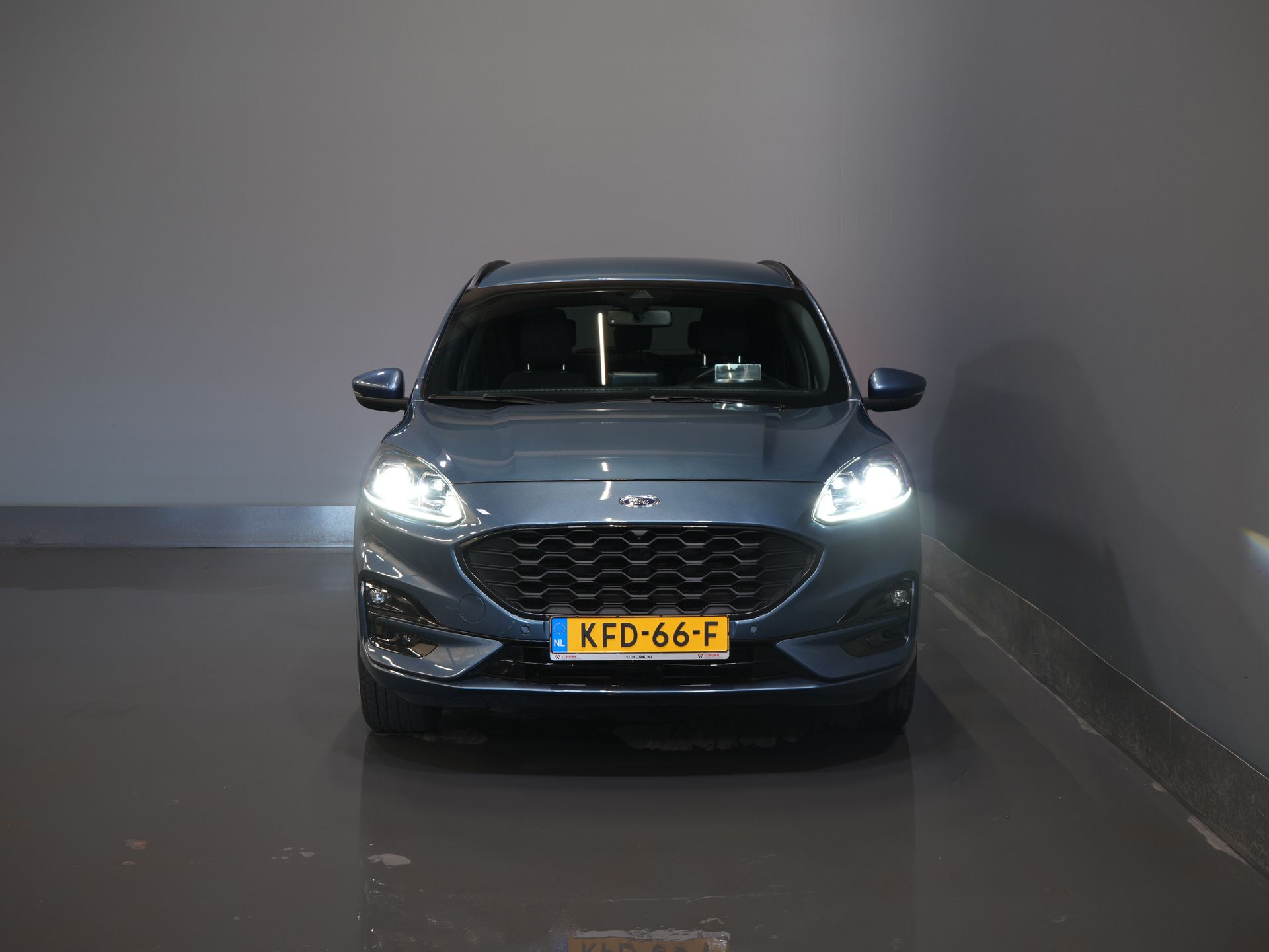 Ford Kuga SUV 2.5 PHEV 225 к.с. ST-Line LED/ Head-Up/ Adapt.cruise/ Підігрів підставки/ Keyless/ Elek.flap/ Stoelverwant/ Steeringverw./ Carplay/ Navi/ Clima