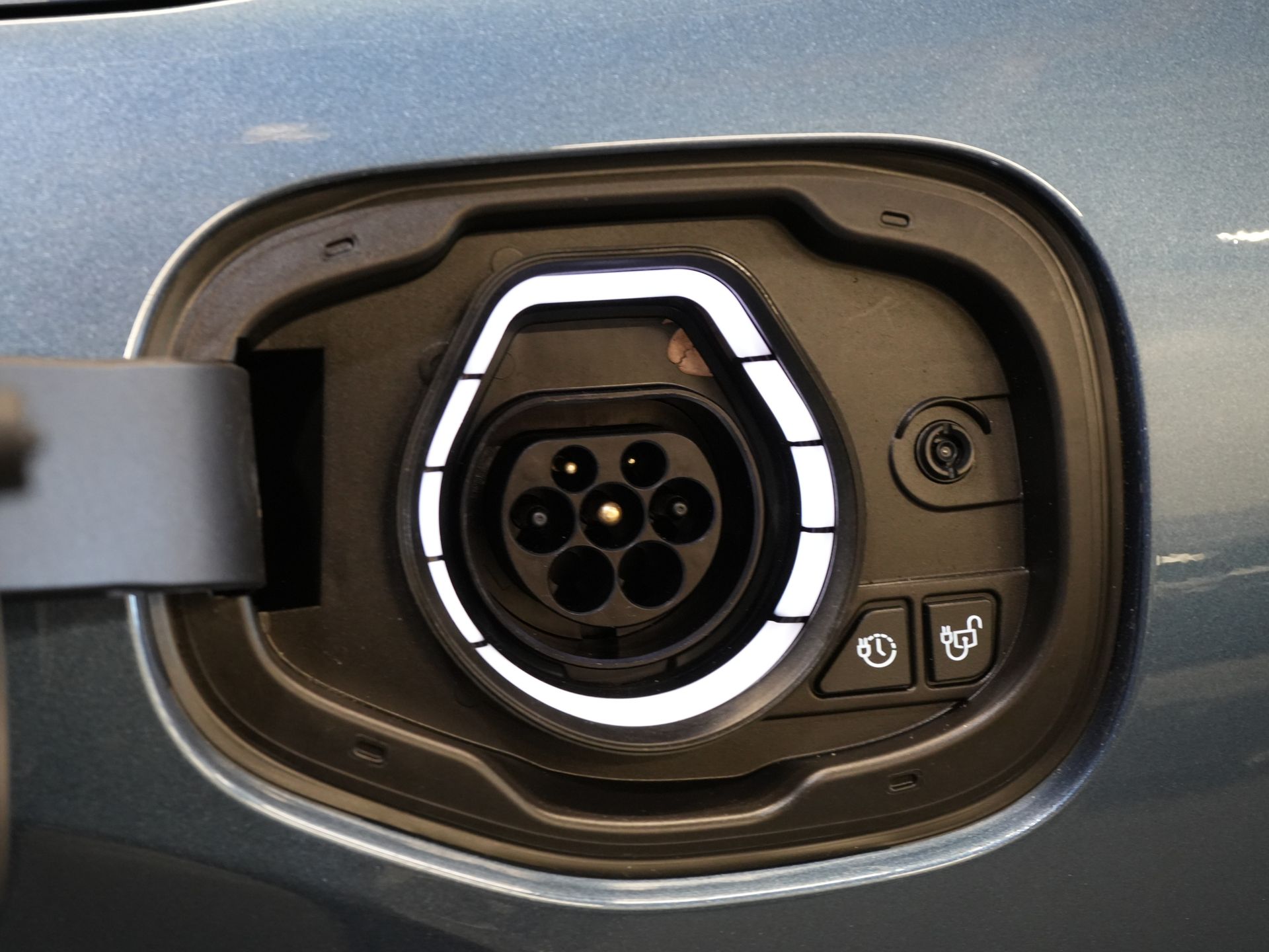 Ford Kuga SUV 2.5 PHEV 225 к.с. ST-Line LED/ Head-Up/ Adapt.cruise/ Підігрів підставки/ Keyless/ Elek.flap/ Stoelverwant/ Steeringverw./ Carplay/ Navi/ Clima