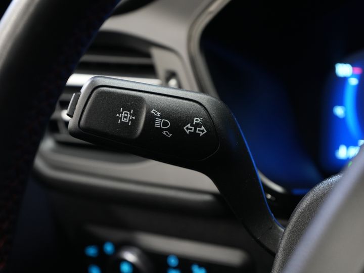 Ford Kuga SUV 2.5 PHEV 225 к.с. ST-Line LED/ Head-Up/ Adapt.cruise/ Підігрів підставки/ Keyless/ Elek.flap/ Stoelverwant/ Steeringverw./ Carplay/ Navi/ Clima