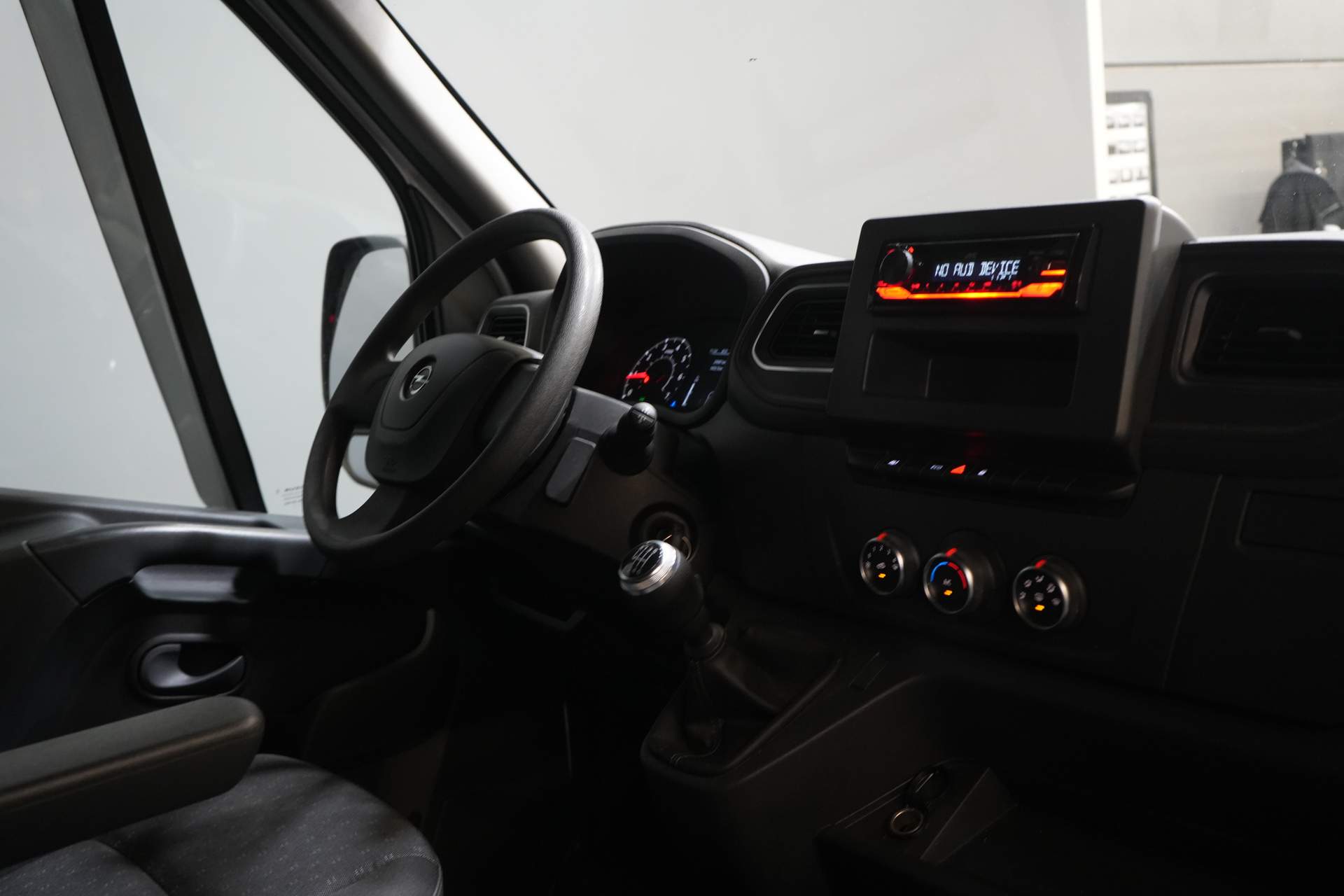Opel Movano Van 2.3 CDTI 130 KM L4H2 RWD DEMO 2.5t Trekverm./ Airco/ Sidebars