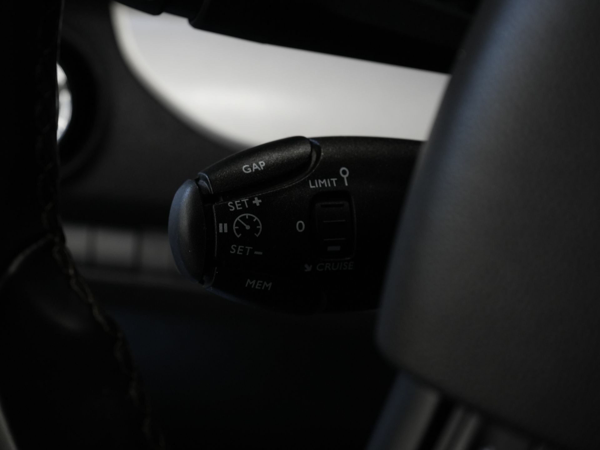 Opel Vivaro Bestelbus 2.0 CDTI 145 pk L3 Adapt.Cruise/ 2.5t Trekverm./ Carplay/ Keyless/ Climate/ Camera/ PDC