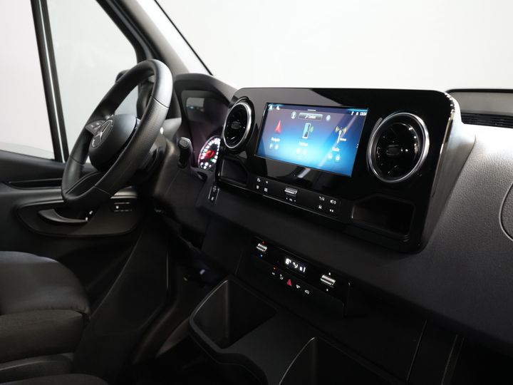 Mercedes-Benz Sprinter Furgoneta 317 1.9 CDI L2H2 Aut. FĂRĂ BPM! Scaun încălzit/ 270 Gr. Uși/ Scaune încălzite/ Navigație/ Cameră/ Cruise control/ Aer condiționat