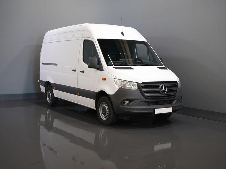 Mercedes-Benz Sprinter Furgoneta 317 1.9 CDI L2H2 Aut. FĂRĂ BPM! Scaun încălzit/ 270 Gr. Uși/ Scaune încălzite/ Navigație/ Cameră/ Cruise control/ Aer condiționat
