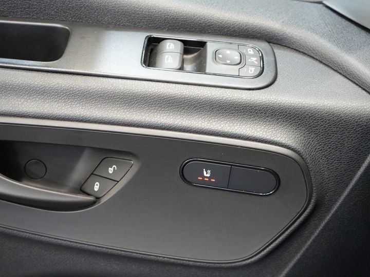 Mercedes-Benz Sprinter Furgoneta 317 1.9 CDI L2H2 Aut. FĂRĂ BPM! Scaun încălzit/ 270 Gr. Uși/ Scaune încălzite/ Navigație/ Cameră/ Cruise control/ Aer condiționat